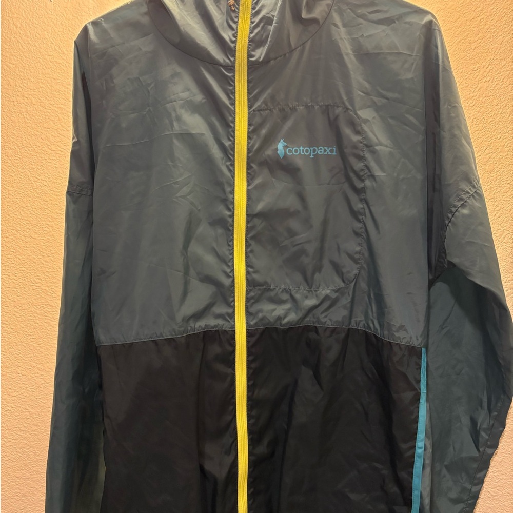 Cotopaxi Teca Windbreaker